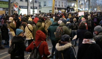Fransa'da 'emeklilik yaşının yükseltilmesi' ihtimali binlerce kişiyi sokağa döktü - dunya
