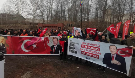 İsveç'te milli şuur: Terör yandaşlarının provokasyonu protesto edildi - dunya