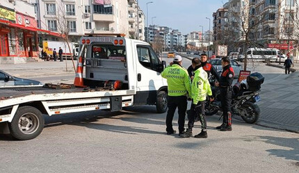 Şüphelileri kovalayan yunus polisleri kaza yaptı, yürekler ağza geldi! Yaralılar var - gundem