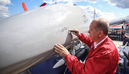Tarihi fotoğrafla ortaya çıktı! Cumhurbaşkanı Erdoğan savaşların seyrini değiştiren Türk İHA'larını yıllar önce Bayraktar kardeşlerden dinlemiş... İşte o kare - gundem