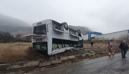 İşçi servisi takla attı: Çok sayıda yaralı var - gundem