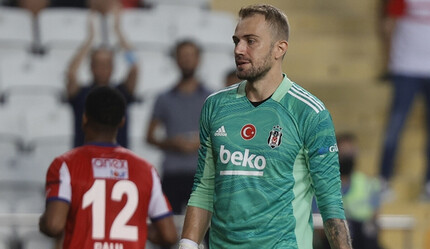 Beşiktaş yönetimi harekete geçti: Mert Günok'a imza jesti - spor