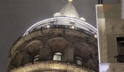 Galata Kulesi’nin korkulukları koptu - gundem