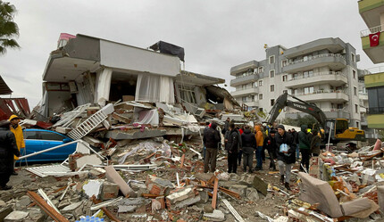 Rusya: Deprem nedeniyle Türkiye'ye 100 kişilik ekip göndermeye hazırız - gundem