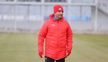 Sivasspor antrenörü Ayhan Tenbeloğlu kim? Depremde ailesini kaybeden Ayhan Tenbeloğlu kimdir, nereli? - spor