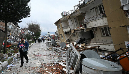 Hatay’da deprem sonrası korkutan görüntü! Deniz taştı, caddeler su altında kaldı - teknoloji