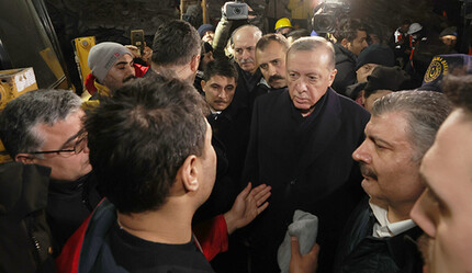 Cumhurbaşkanı Erdoğan depremde en ağır hasarı alan Hatay'da inceleme yapıyor - gundem