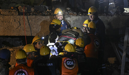 Deprem bölgesinden peş peşe güzel haberler: Çok sayıda kişi kurtarıldı - gundem
