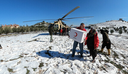 Kızılay ve TSK’dan depremzede köylere helikopterle yardım - gundem
