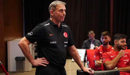 Milli takım teknik direktörü Stefan Kuntz'dan Türkiye'ye destek: Depremzedeler için kasiyerlik yapacak - spor