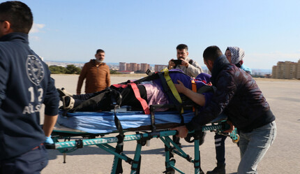 2 bin 504 depremzede İstanbul'daki hastanelere sevk edildi - gundem