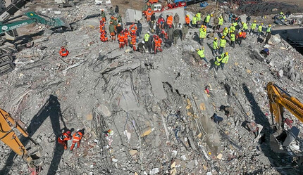 Gaziantep'te depremde yıkılan 25 binaya ilişkin 5 şüpheli tutuklandı - gundem