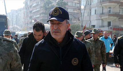 Deprem bölgesindeki Bakan Akar, NATO toplantısına katılmayacak - dunya