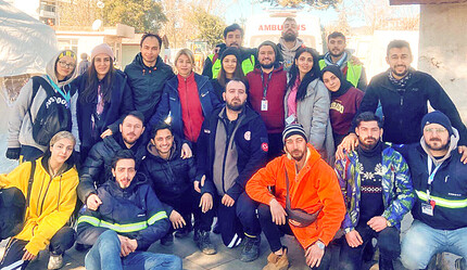Gönüllü sağlıkçılar yaraları sarıyor - gundem
