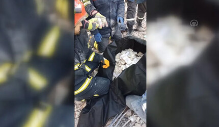 Gaziantep'te arama kurtarma ekipleri enkazda yaklaşık 2 milyon dolar buldu - egitim