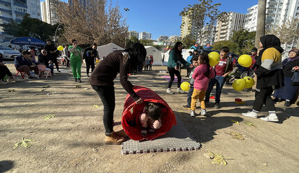Bakanlıktan, 'Depremzede çocuklar cemaatlere verildi' iddiasına yalanlama - gundem
