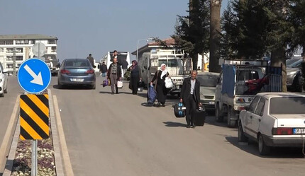 Enkaza dönen Hatay'a acı veda! Günde en az 2 bin kişi şehri terk ediyor: Deprem korkusu nedeniyle diğer illere akın oldu - gundem