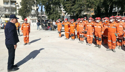 Mehmetçik, 326 kişiyi enkazdan sağ kurtardı! Bakan Akar'dan tebrik ziyareti - gundem