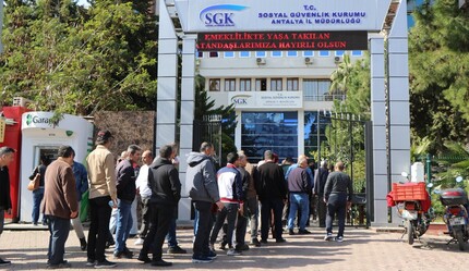 EYT başvuruları başladı, SGK’da ilk gün kuyruk oluştu - gundem