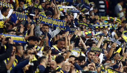 Fenerbahçe Sevilla maçında İspanya polisi tarafından darp edilen taraftarları için konunun takipçisi olacak - spor