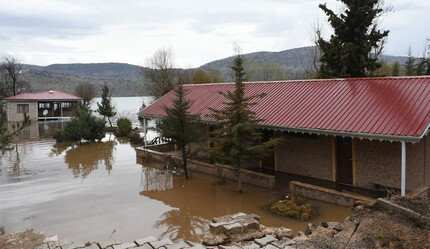 Adıyaman’da deprem sonrası şoke eden görüntü! Zemin 1,5 metre çöktü, tesisler gölün içinde kaldı - haberler