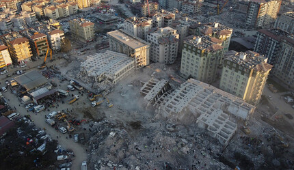 Deprem'de 100'lerce kişiye mezar olan Rönesans Rezidans'ın yapı denetim sorumlusu tutuklandı - gundem