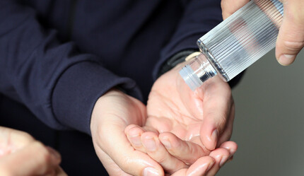 Kolonya koklamak orucu bozar mı? Parfüm kullanmak orucu bozar mı? - ramazan