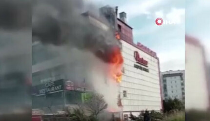 Ankara'da korkutan yangın! Alışveriş merkezinden alevler yükseldi - gundem