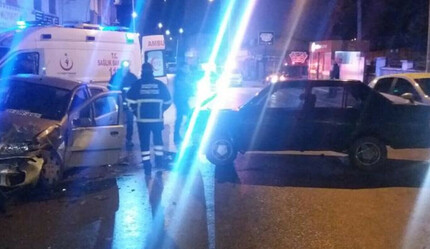 Bilecik'te korkunç kaza! Otomobiller kafa kafaya çarpıştı: Çok sayıda yaralı var - gundem