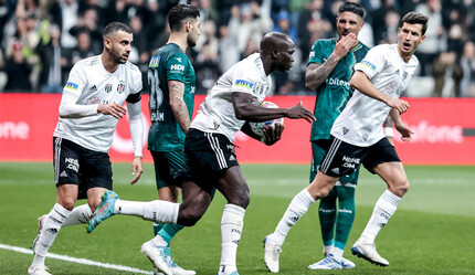 ÖZET I Beşiktaş - Giresunspor (3-1 Maç Sonucu) Vincent Aboubakar gollerine devam ediyor - spor