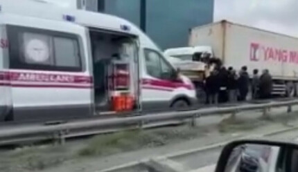 Son dakika... Haramidere yolunda 2 tır çarpıştı: Yol trafiğe kapatıldı - ekonomi