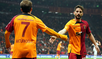 Mertens 1 yıllık sözleşme imzalayacak! Belçikalı yıldızın gelecek sezon oynayacağı takım belli oldu - spor
