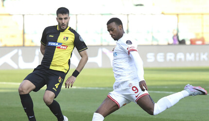 ÖZET İstanbulspor - Antalyaspor (3-3 Maç Sonucu) Gol düellosunda son söz Haji Wright'ın - spor