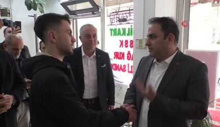AK Parti milletvekili adayı, kararsız genci ikna etti: Kürtçe sohbetleri ilgi çekti - secim-2023