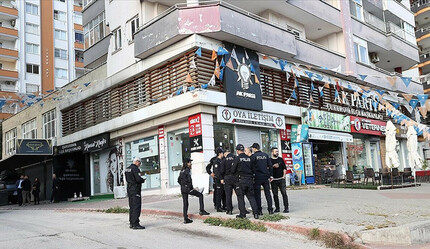 AK Parti Çukurova ilçe binasına silahlı saldırı - gundem