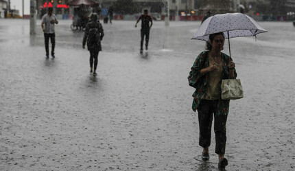 Bayramda dışarıya çıkacaklar dikkat! Meteoroloji’den sarı kodlu uyarı: Fırtına, sağanak ve su baskını… - gundem