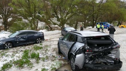 Şiddetli dolu yağışı trafik kazasına neden oldu: Çok sayıda yaralı var - gundem