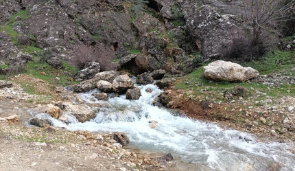 Depremden sonra ortaya çıktı! Yıllardır akmayan kaynaktan su fışkırdı - gundem
