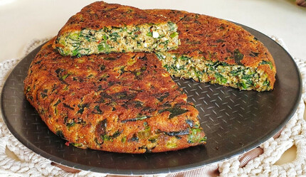 Çat kapı misafir önerisi: Fırınsız kolay ıspanaklı tava böreği! 15 dakikada hazır oluyor - YEMEK