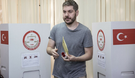 Yurt dışında seçim heyecanı! Gurbetçi Türkler sandıklara akın ediyorlar - secim-2023