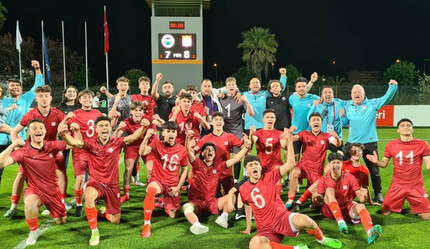 Sivasspor finalde Fenerbahçe'yi yenerek U17 Elit A Ligi'ni şampiyon olarak tamamladı - spor