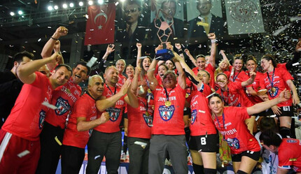 Konyaaltı Belediye 2022-23 EHF Hentbol Kadınlar Avrupa Kupası şampiyonu oldu - spor