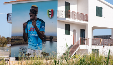 Yılın golcüsü Victor Osimhen'in portesi Napoli sokaklarında - spor