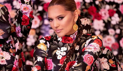 Oyunu kullanan Demet Akalın, seçmen kağıdıyla poz verdi: Vatanımıza hayırlı olsun - magazin