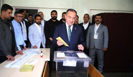 Bakan Bozdağ, Şanlıurfa'da oyunu kullandı - secim-2023