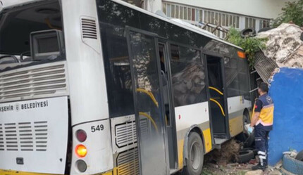 2 otobüs çarpıştı: Yaralılar var - gundem