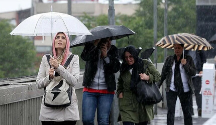 Güneşe aldanmayın! Meteoroloji uyardı: Sıcaklık düşecek, gök gürültülü sağanak geliyor - dunya