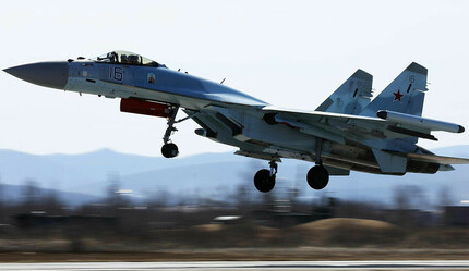 Ukrayna, Rusya'ya ait Rus Su-35 uçağını düşürdü - dunya