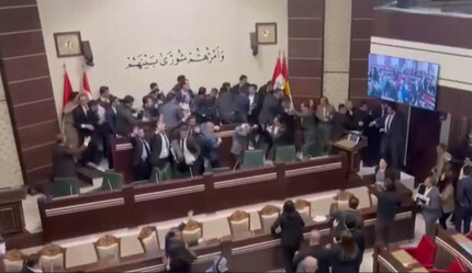 IKBY meclisi ring alanına döndü! Yumruklar havada uçuştu - dunya