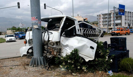 Mersin'de trafik kazası: 3 yaralı  - gundem